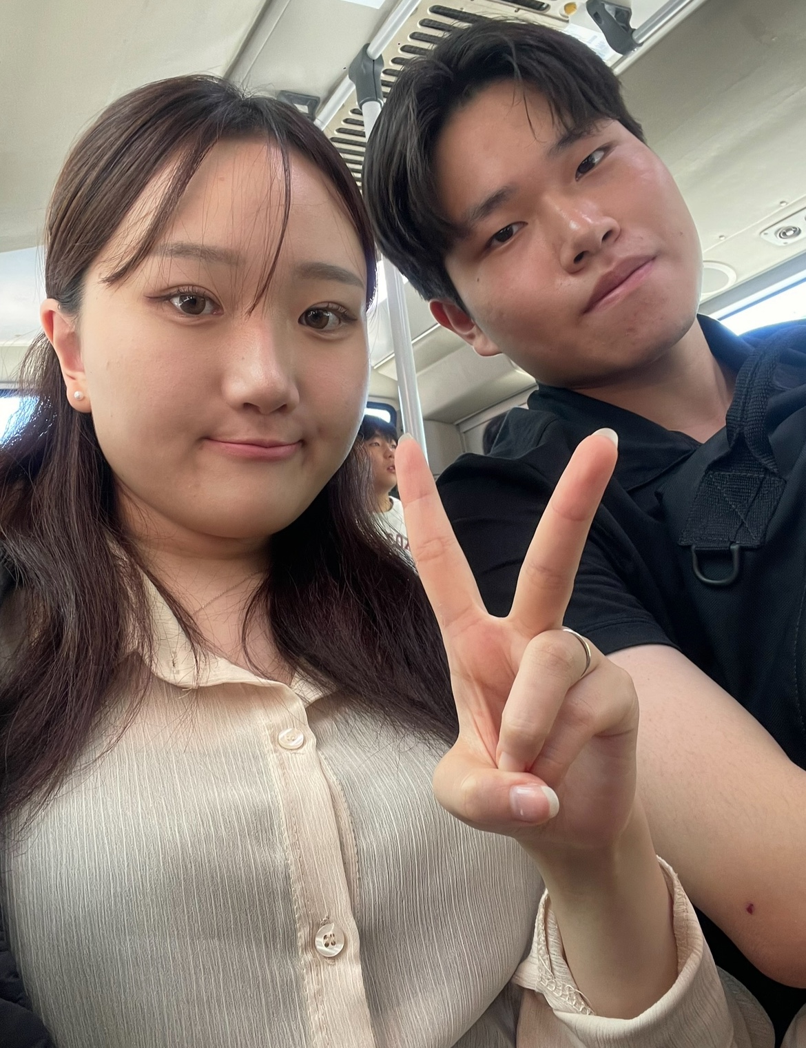 우리 같이 부산 갔을때야 새벽에 자다가 사이렌 울리고 ㅋㅋ 식겁했었지