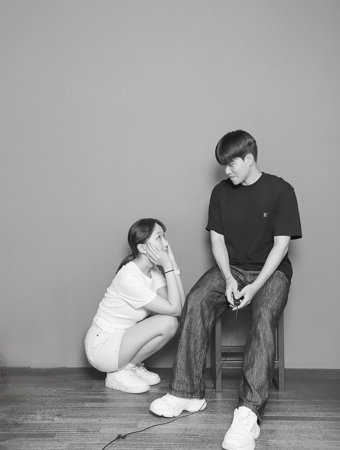 경주가서 사진찍은 날 이때가 지금 생각해보면 진짜 예쁘고 잘생겼는듯 이날 손잡고 많이 산책해서 좋았어 같이 찍은 사진도 너무 맘에 들구 또 가서 찍고싶다!